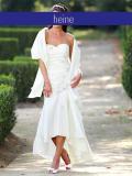 Brautkleid mit Stola weiß