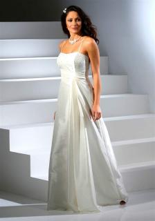 Brautkleid mit Perlen creme