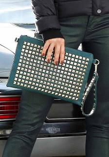 Clutch mit Nieten petrol