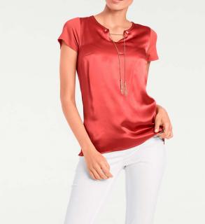 Designer-Shirt mit Seide und Kette rot