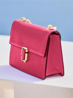 Handtasche mit Schmuckschließe pink