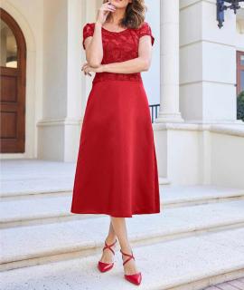 Kleid mit Spitze rot