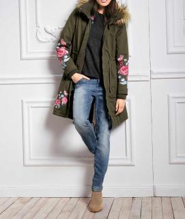 Wattierter Designer-Parka mit Stickerei khaki