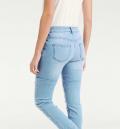 Designer-Jeans mit Perlen hellblau