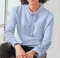 Designer-Sweatshirt mit Spitzeneinsatz eisblau