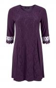 Kleid mit Spitze berry