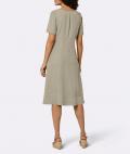 Lyocell-Kleid mitBiesen und Spitzenborte sesam