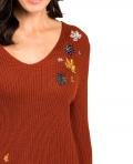 Pullover mit Stickereien rostrot