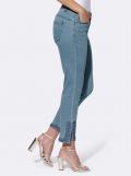 Push-up-Jeans mit Blüten-Applikation blue-bleached