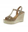 Rind-Veloursleder-Keilsandalette beige