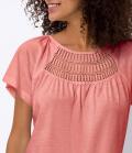 Shirt mitHäkelspitzen am Dekolleté flamingo